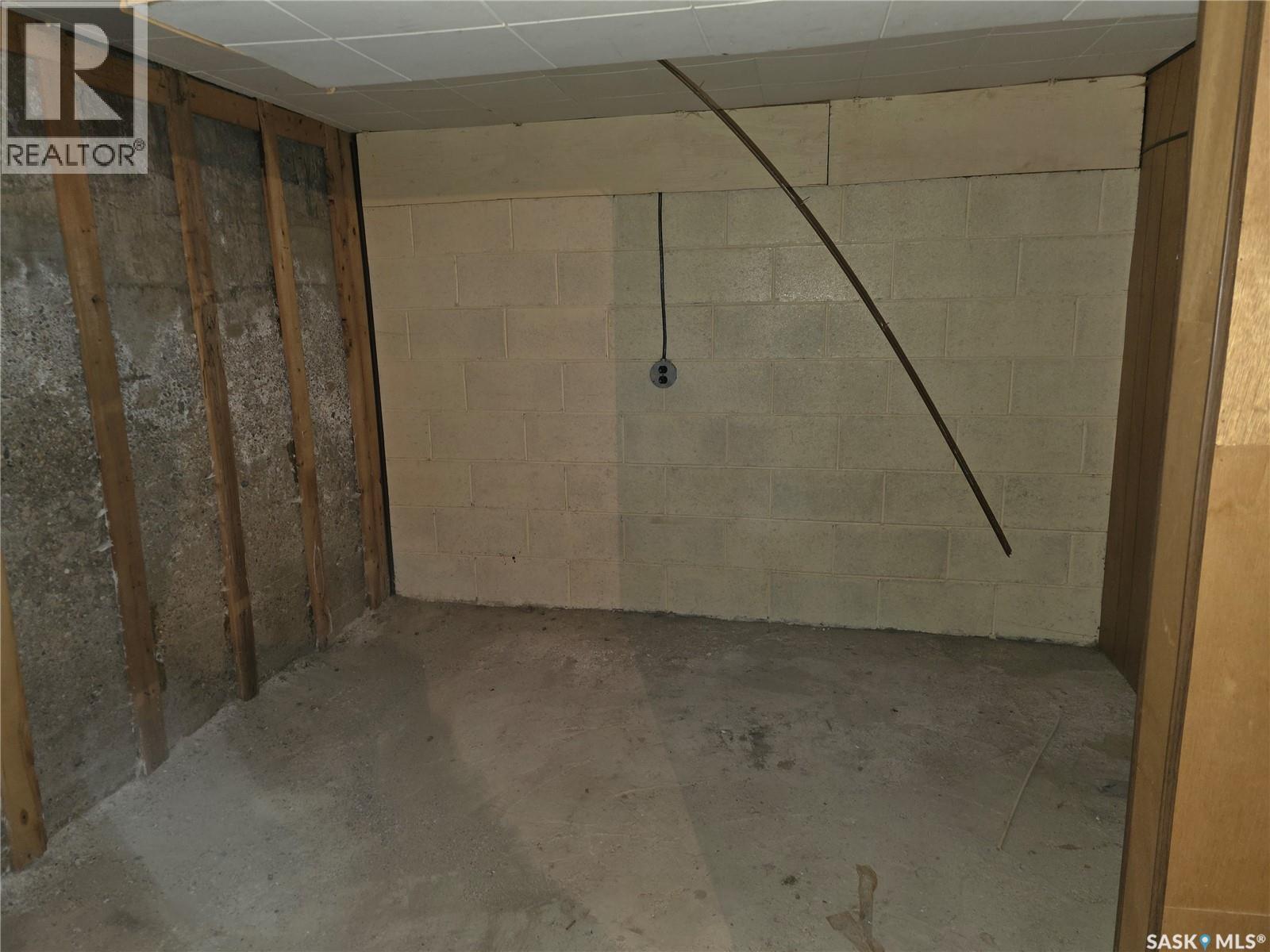 5460 Kings Avenue, Gull Lake, Saskatchewan  S0N 1A0 - Photo 14 - SK030694