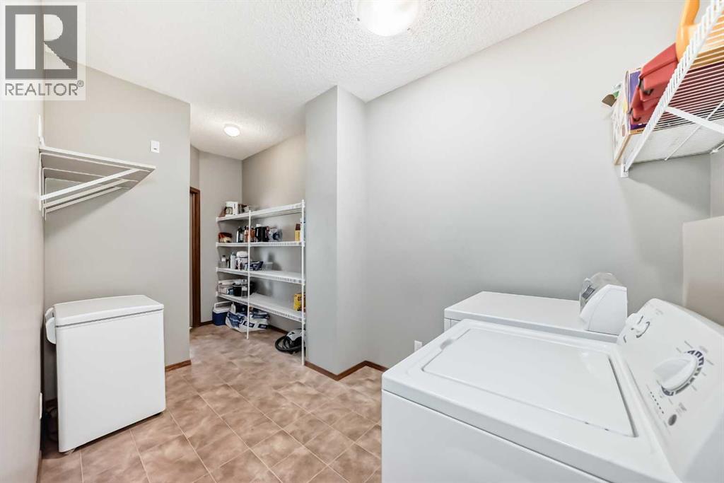 112 West Creek Meadow, Chestermere, Alberta  t1x 1t2 - Photo 18 - A2285733