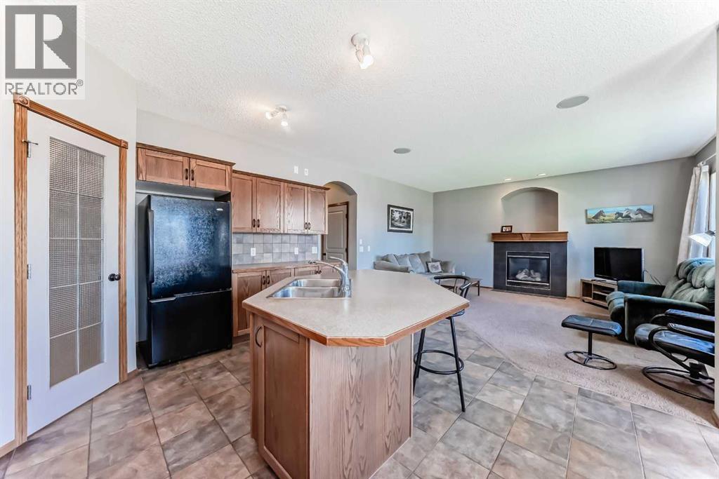 112 West Creek Meadow, Chestermere, Alberta  t1x 1t2 - Photo 9 - A2285733