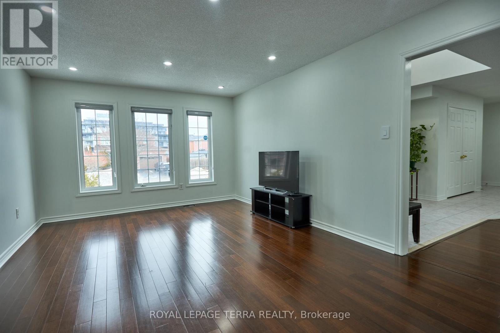 59 Russell Hill Drive, Barrie, Ontario  L4N 0C1 - Photo 10 - S12893592