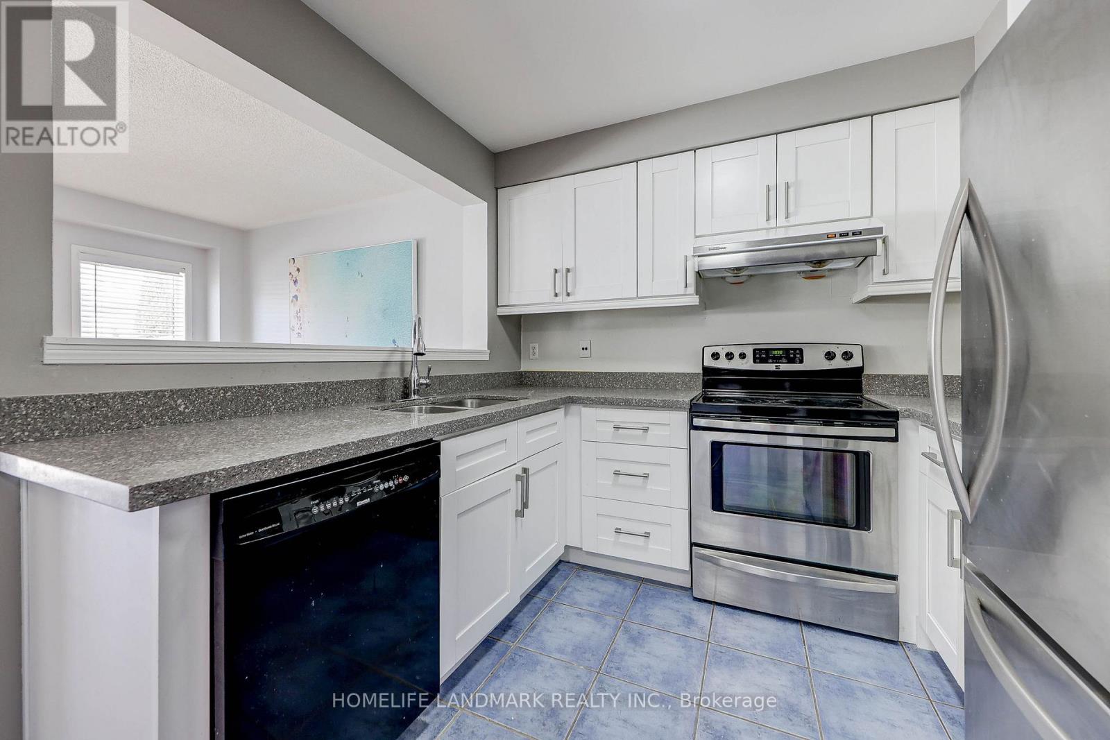 38 Sloan Drive, Milton (De Dempsey), Ontario  L9T 5P7 - Photo 6 - W12893978