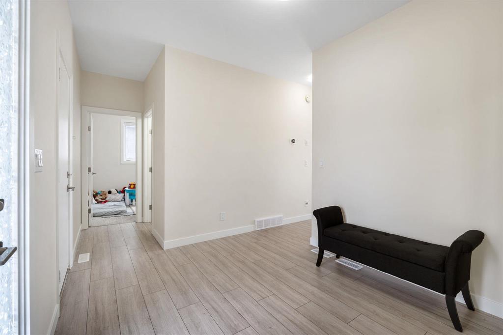 75 Yaleton Street, Winnipeg, Manitoba  R3Y 2H6 - Photo 2 - 202604347