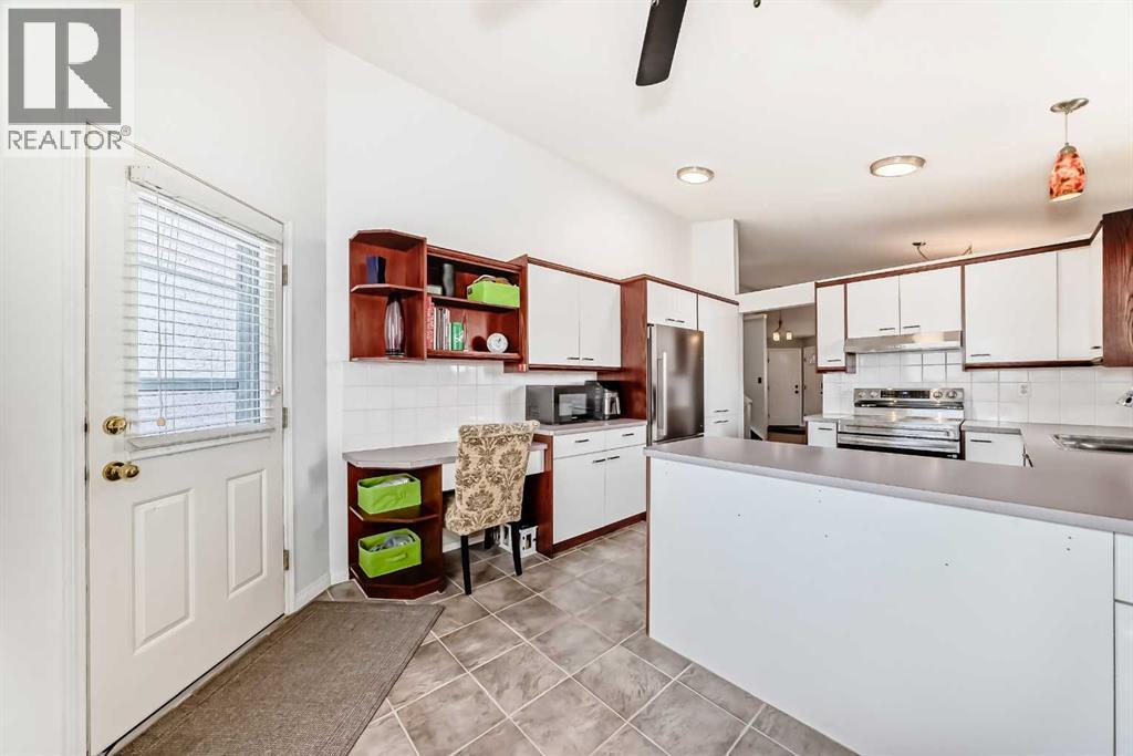 55 Shawbrooke Crescent Sw, Calgary, Alberta  T2Y 3B2 - Photo 16 - A2285002