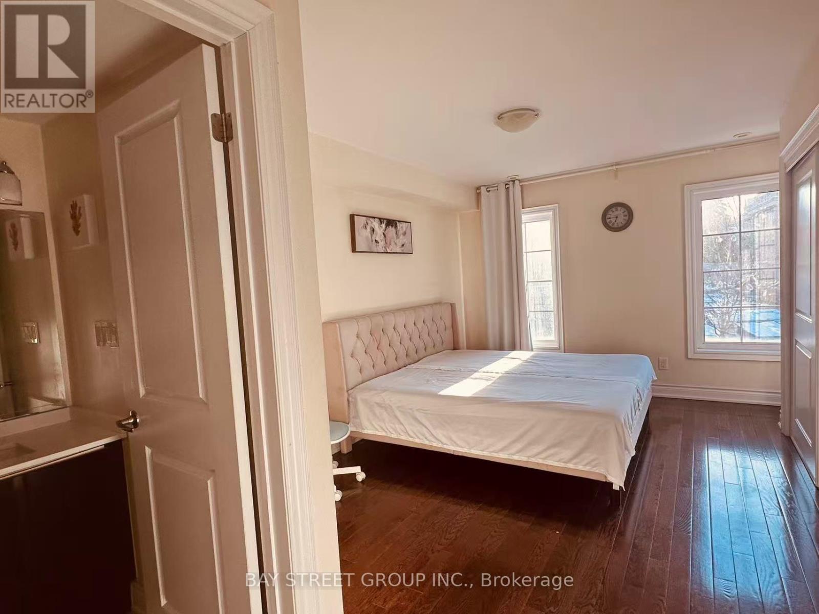 51 Hargrave Lane, Toronto, Ontario  M4N 0A4 - Photo 7 - C12796342