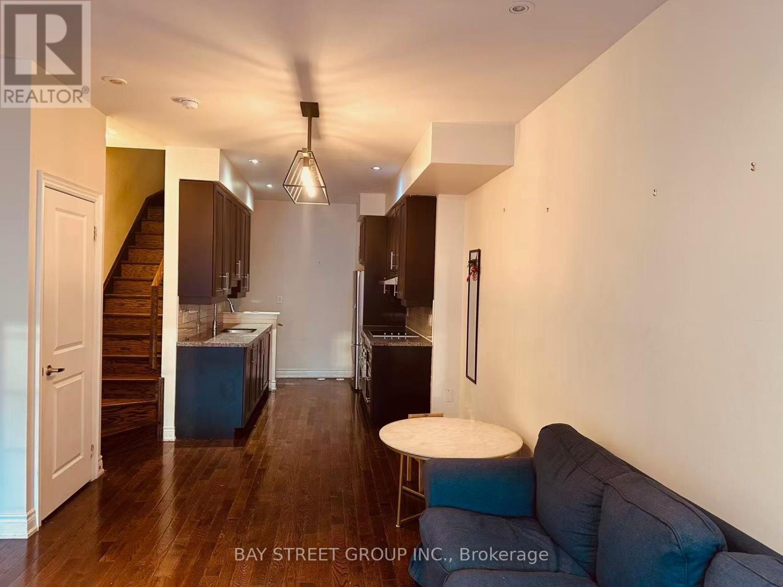 51 Hargrave Lane, Toronto, Ontario  M4N 0A4 - Photo 2 - C12796342