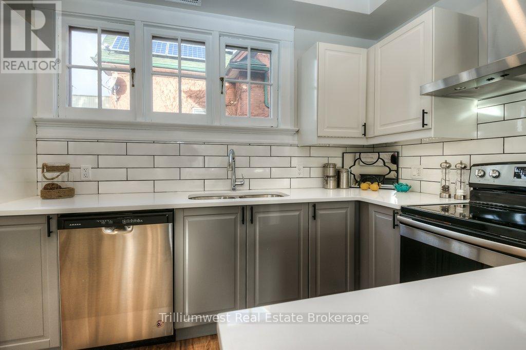 54 Park Street, Kitchener, Ontario  N2G 1M3 - Photo 8 - X12894010