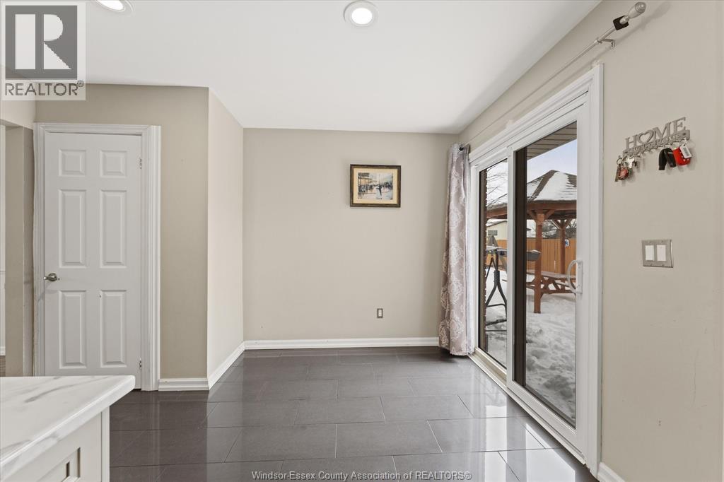 386 Woodridge, Tecumseh, Ontario  N8N 3A8 - Photo 7 - 26002508