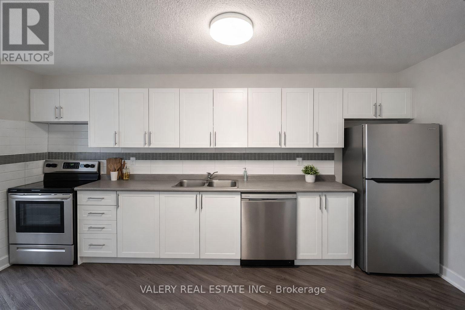 407 - 75 Eastdale Avenue, Toronto, Ontario  M4C 5N3 - Photo 2 - E12894006