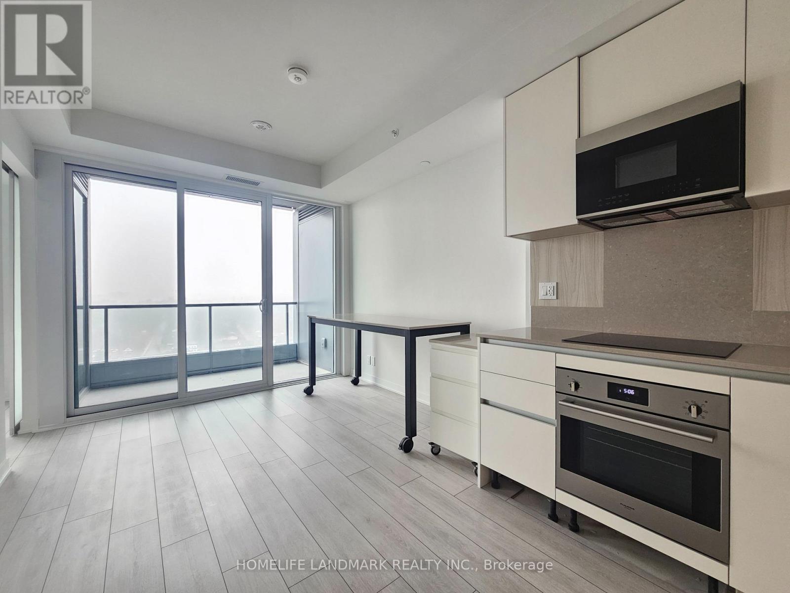 2104 - 39 Mary Street, Barrie, Ontario  L4N 1S9 - Photo 3 - S12894016