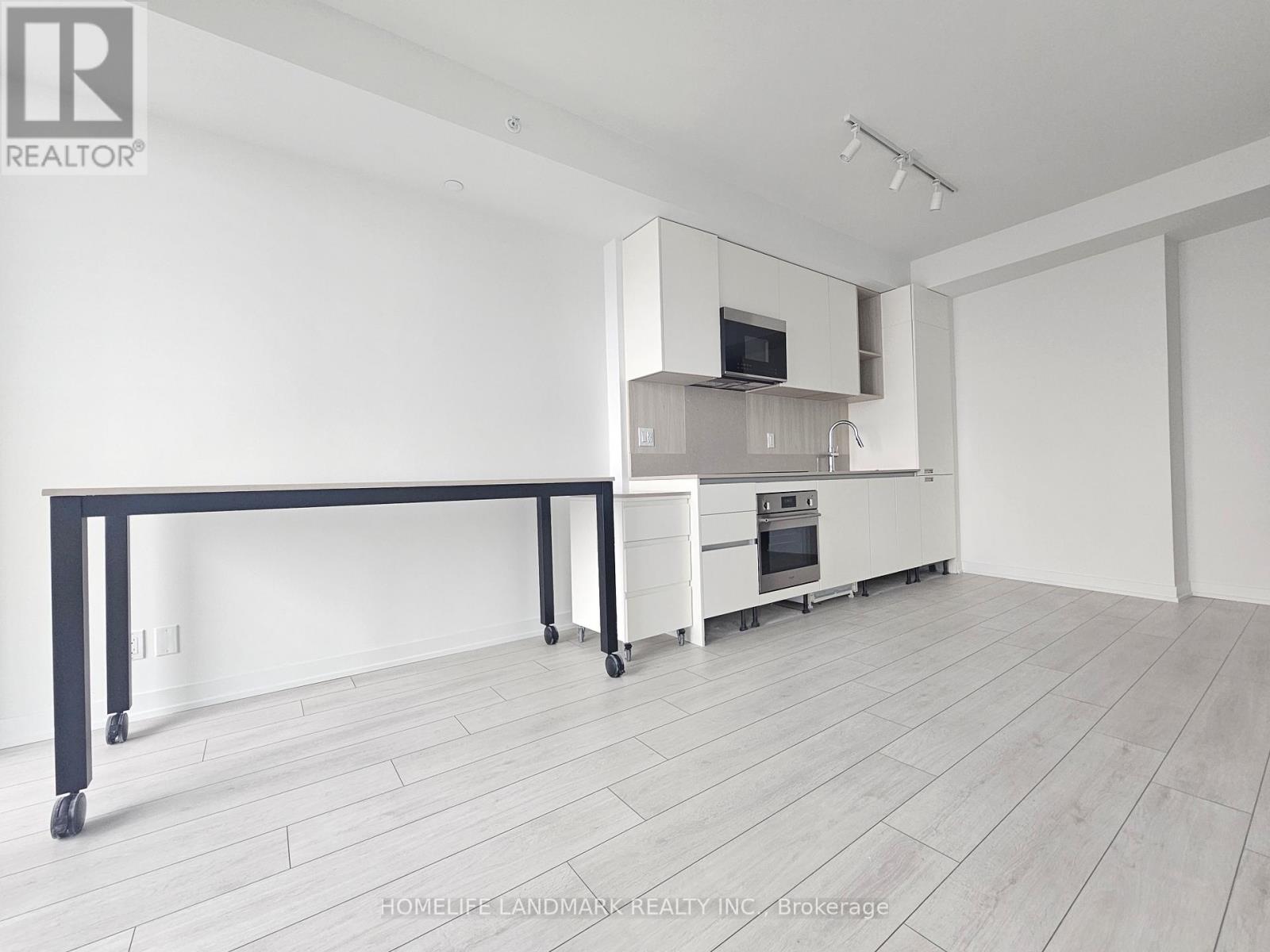 2104 - 39 Mary Street, Barrie, Ontario  L4N 1S9 - Photo 4 - S12894016