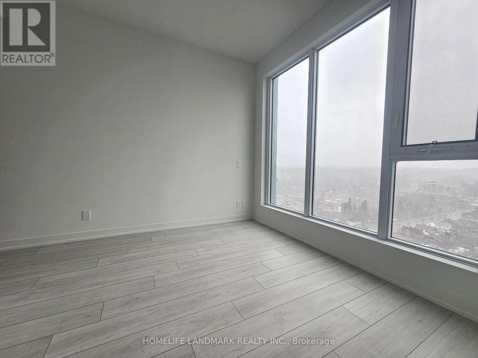 2104 - 39 Mary Street, Barrie, Ontario  L4N 1S9 - Photo 5 - S12894016