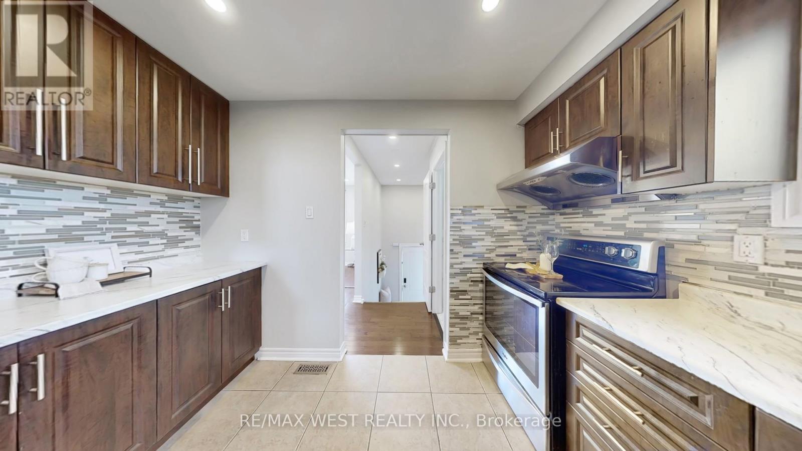 113 Kingswood Drive N, Brampton, Ontario  L6V 2X5 - Photo 12 - W12875958