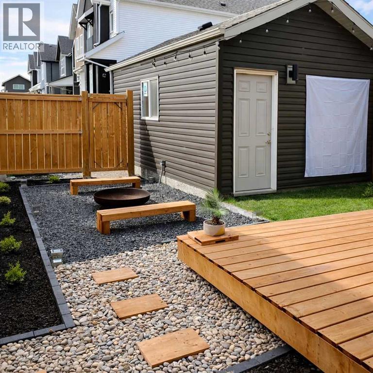 101 Lavender Manor Se, Calgary, Alberta  T3S 0C8 - Photo 2 - A2277643