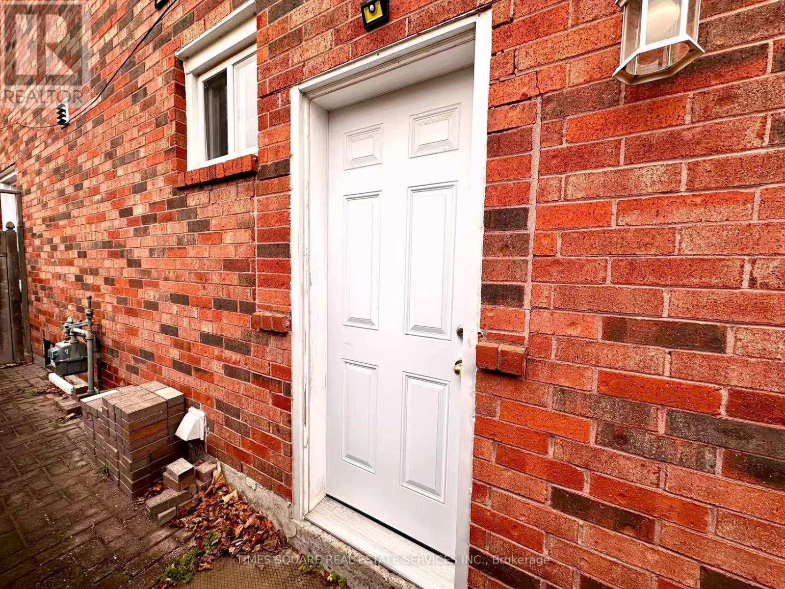 12 Milton Place, Vaughan (Maple), Ontario  L6A 1L8 - Photo 2 - N12894052