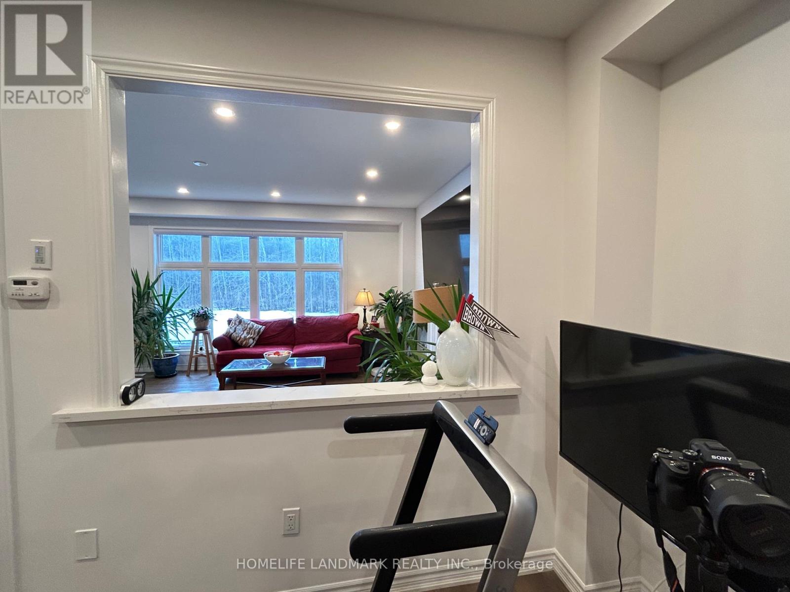 59 Big Canoe Drive, Georgina, Ontario  L0E 1R0 - Photo 10 - N12889928