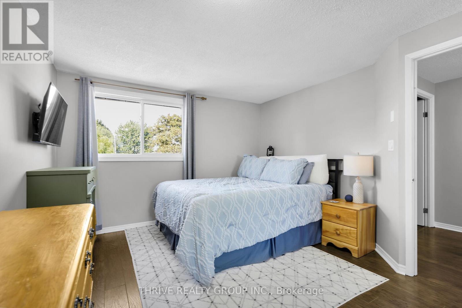 Photo 17 of 37 for 10 - 215 Commissioners Road W