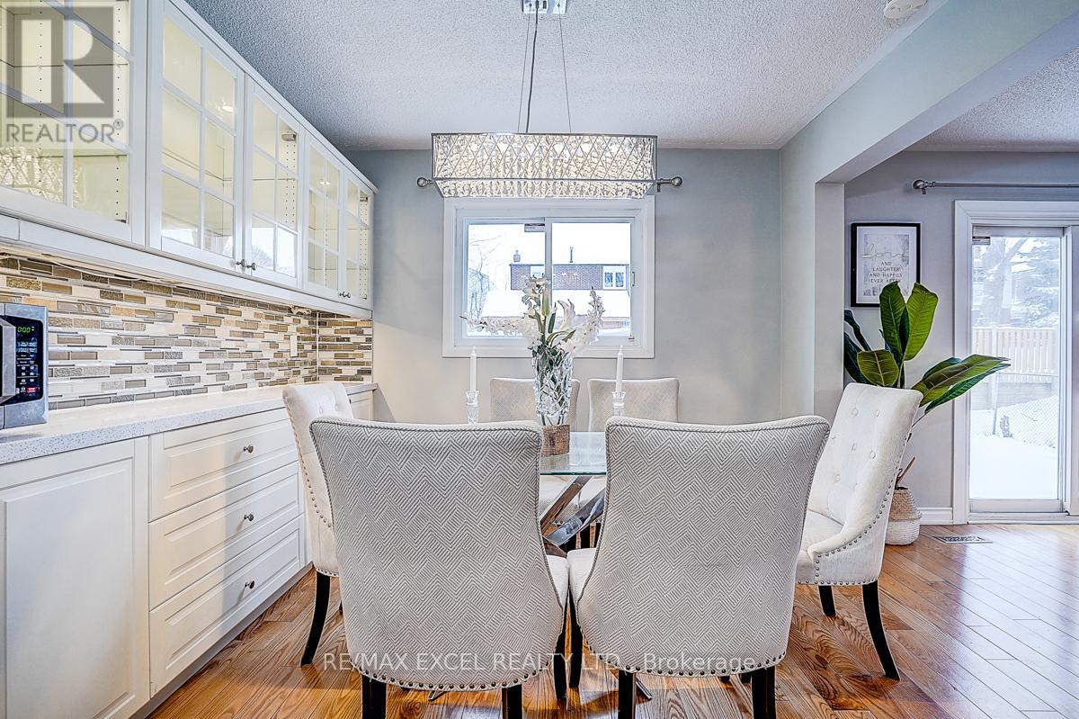 28 Holsworthy Crescent, Markham, Ontario  L3T 4C6 - Photo 15 - N12894080