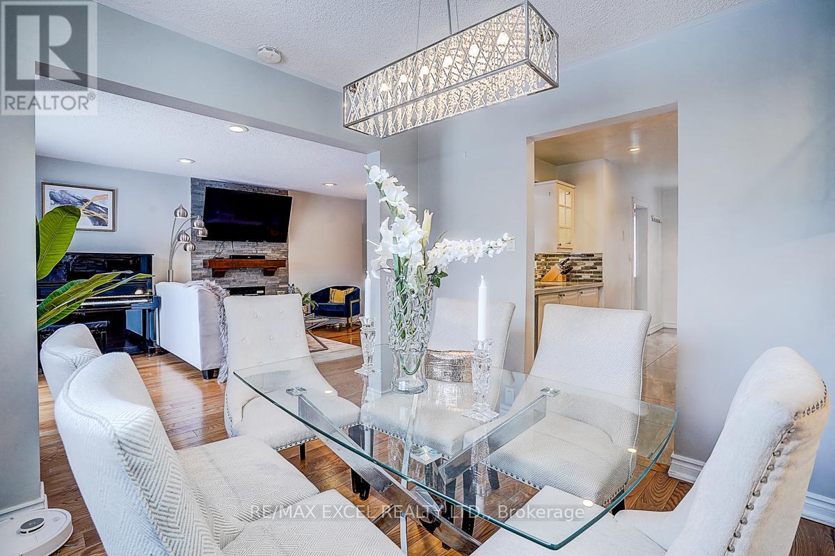 28 Holsworthy Crescent, Markham, Ontario  L3T 4C6 - Photo 16 - N12894080