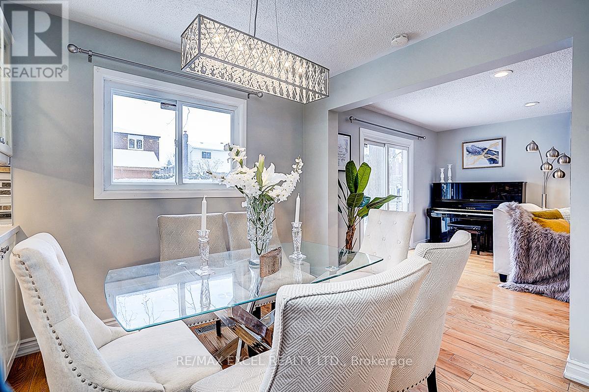 28 Holsworthy Crescent, Markham, Ontario  L3T 4C6 - Photo 17 - N12894080