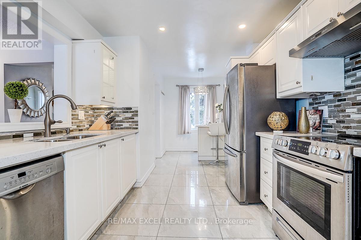 28 Holsworthy Crescent, Markham, Ontario  L3T 4C6 - Photo 18 - N12894080