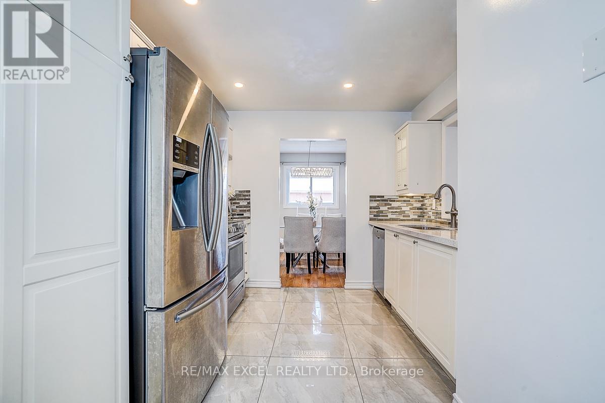 28 Holsworthy Crescent, Markham, Ontario  L3T 4C6 - Photo 22 - N12894080