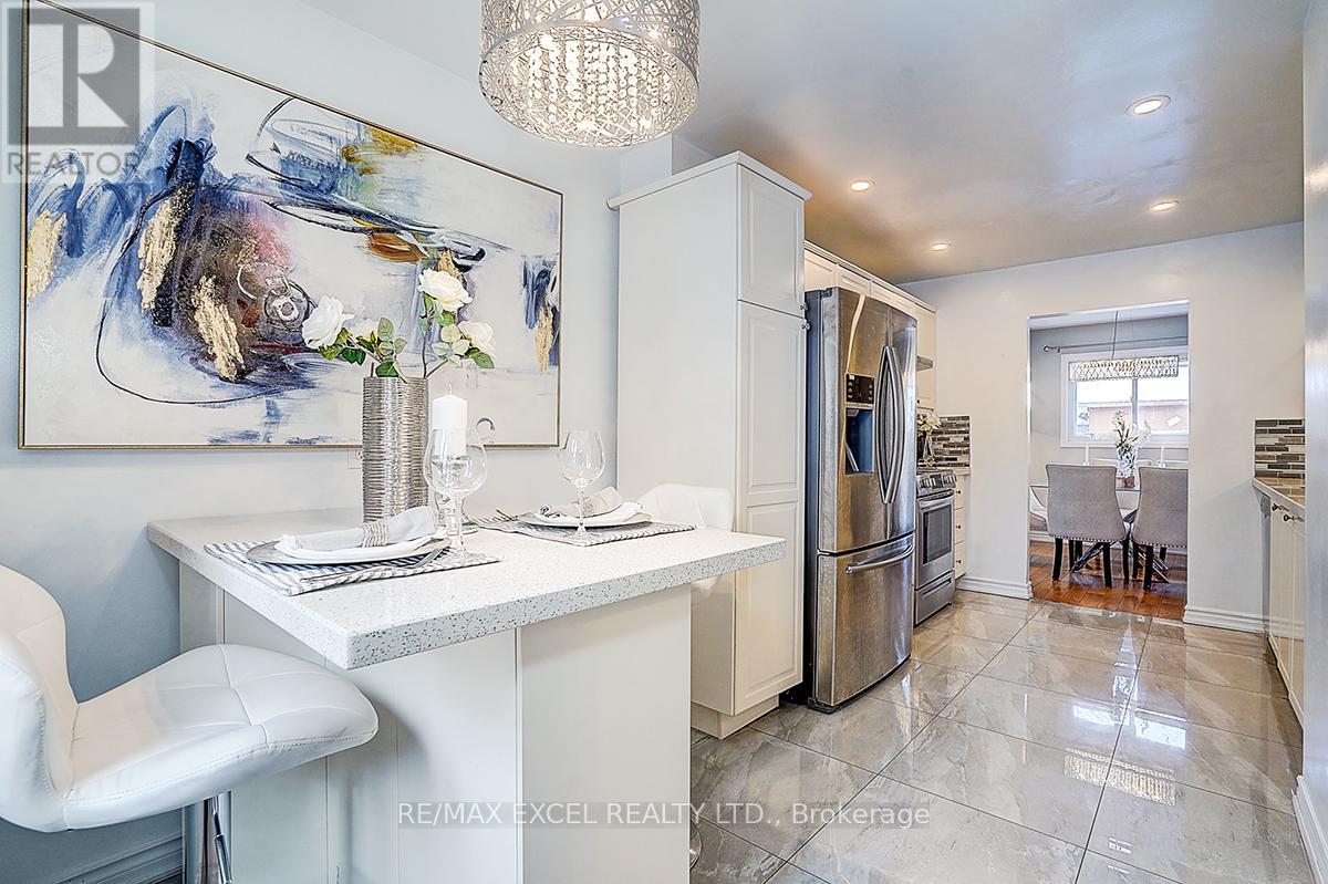 28 Holsworthy Crescent, Markham, Ontario  L3T 4C6 - Photo 24 - N12894080