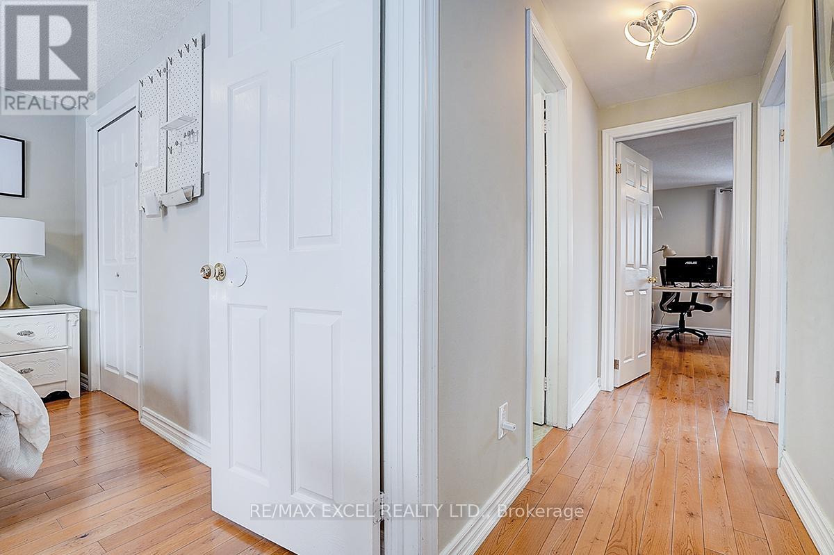 28 Holsworthy Crescent, Markham, Ontario  L3T 4C6 - Photo 27 - N12894080