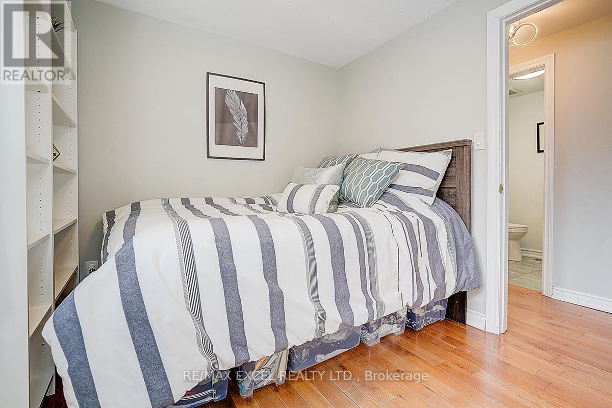 28 Holsworthy Crescent, Markham, Ontario  L3T 4C6 - Photo 35 - N12894080