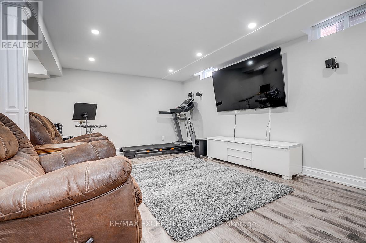 28 Holsworthy Crescent, Markham, Ontario  L3T 4C6 - Photo 41 - N12894080