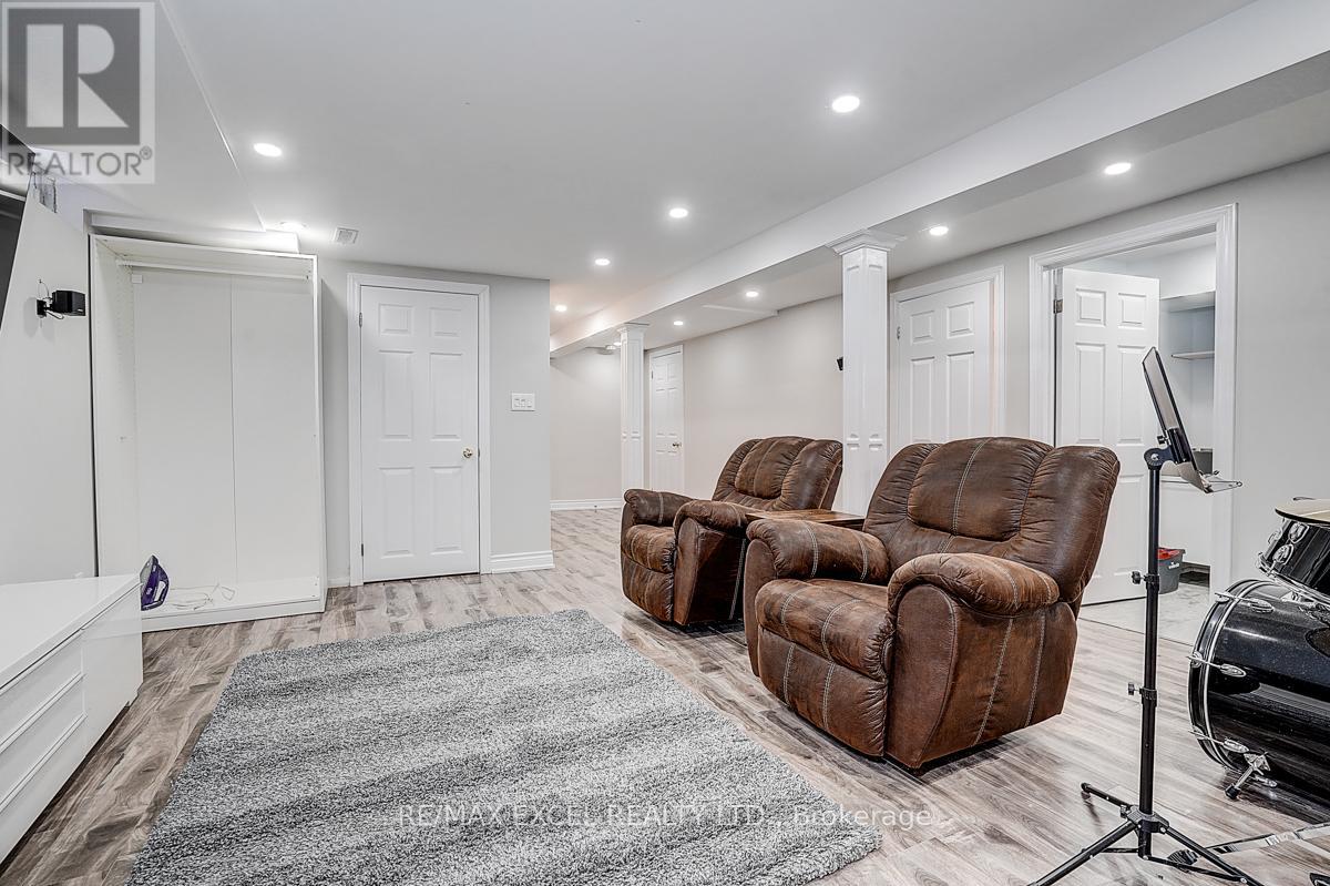 28 Holsworthy Crescent, Markham, Ontario  L3T 4C6 - Photo 42 - N12894080