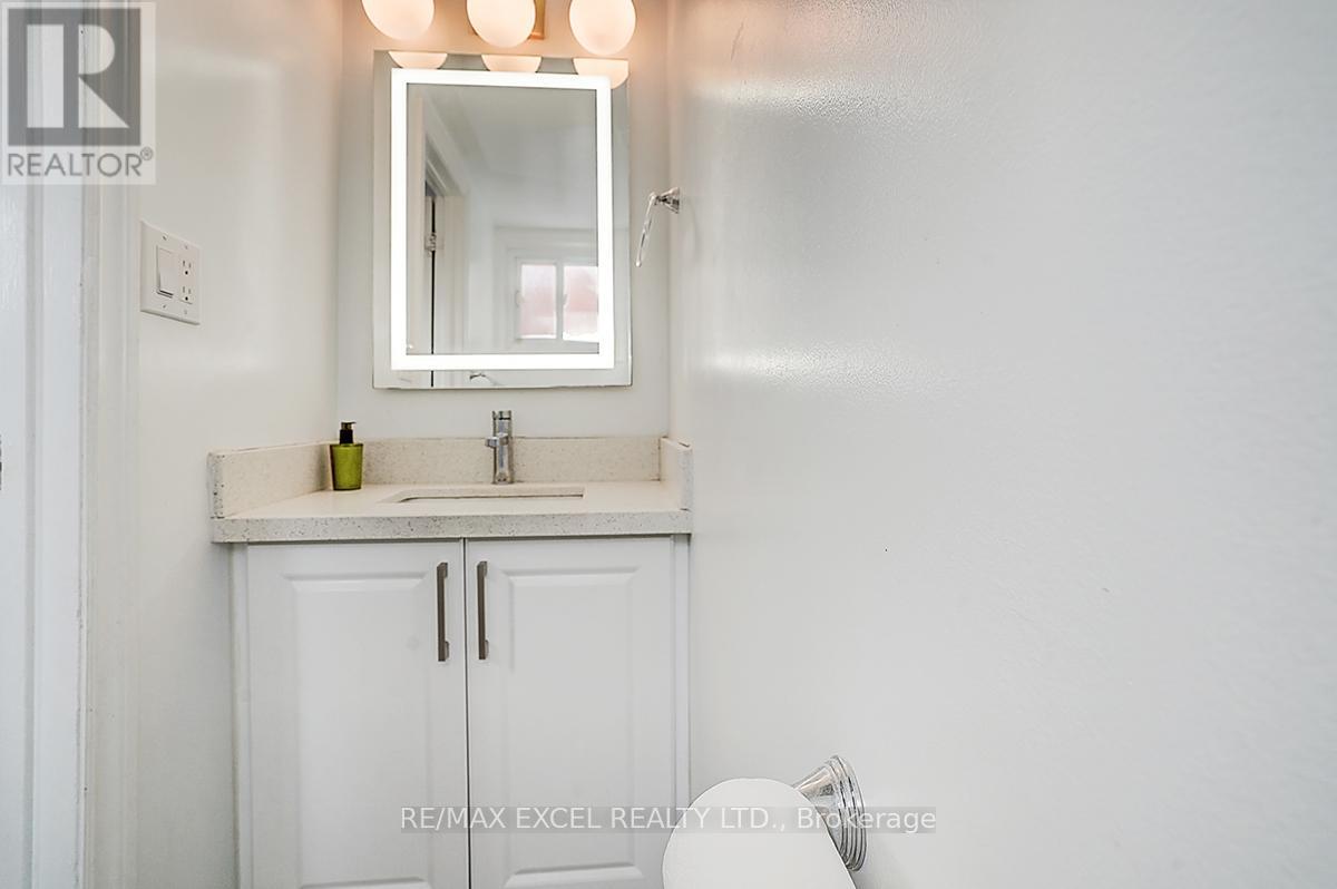 28 Holsworthy Crescent, Markham, Ontario  L3T 4C6 - Photo 45 - N12894080