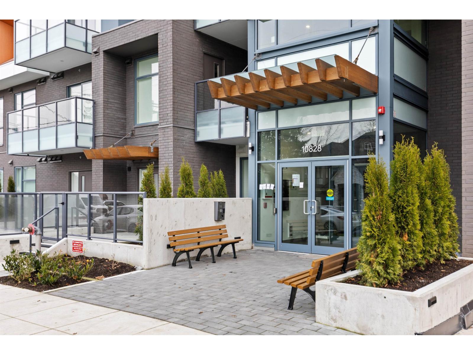 W212 10828 139A STREET, Surrey, British Columbia