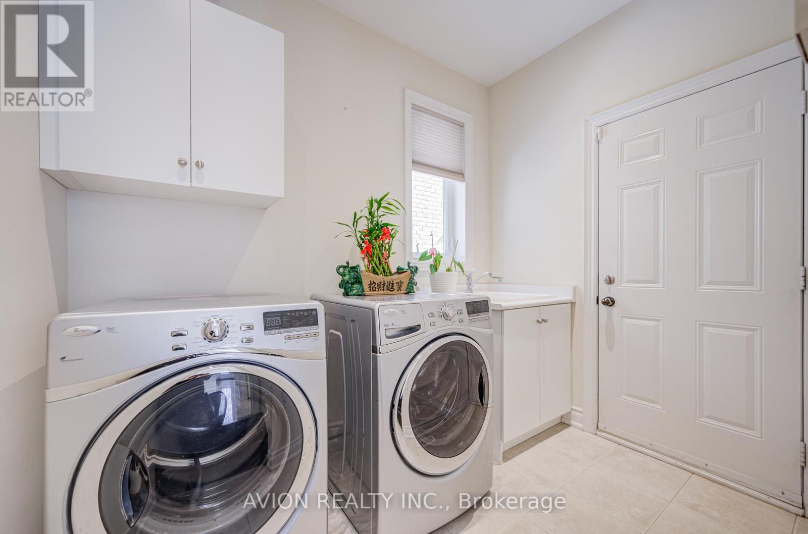 30 Ferrazzano Lane, Vaughan, Ontario  L4H 0X2 - Photo 19 - N12893968