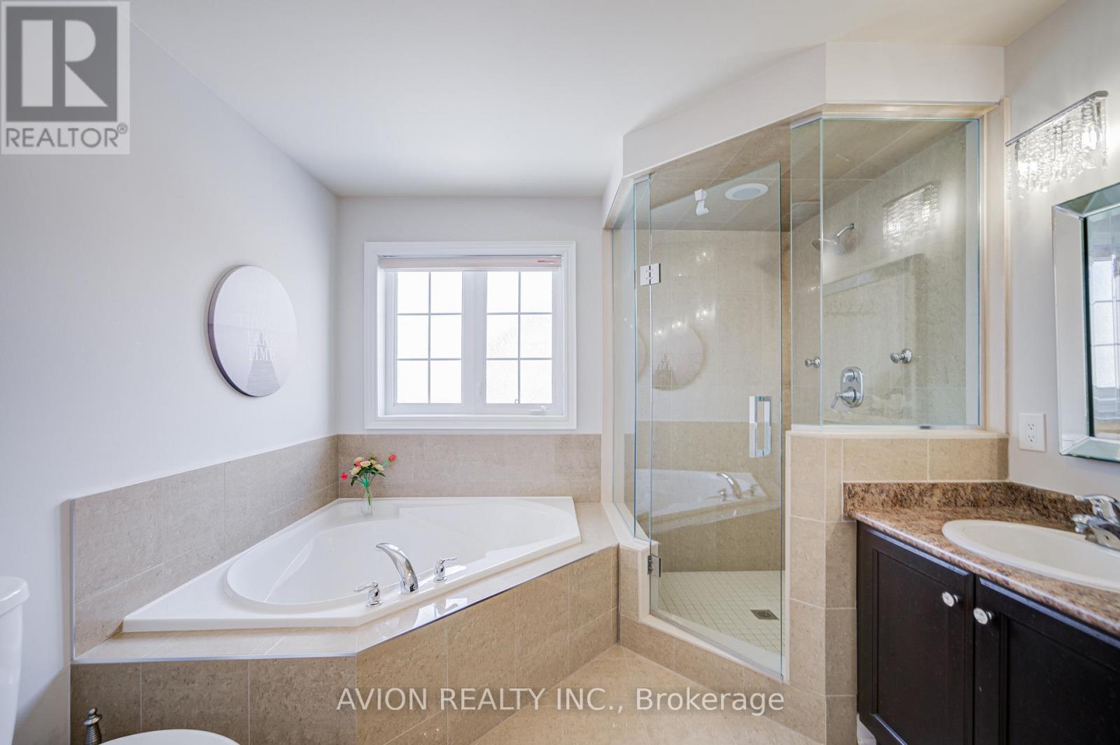 30 Ferrazzano Lane, Vaughan, Ontario  L4H 0X2 - Photo 23 - N12893968