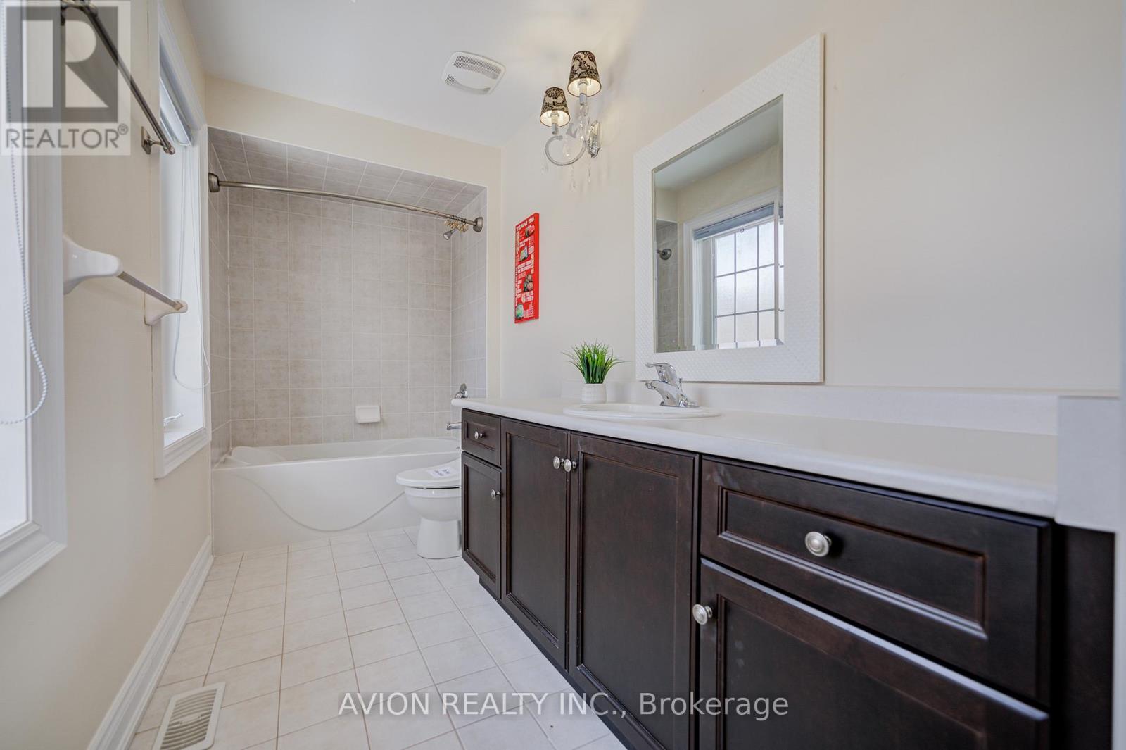 30 Ferrazzano Lane, Vaughan, Ontario  L4H 0X2 - Photo 27 - N12893968