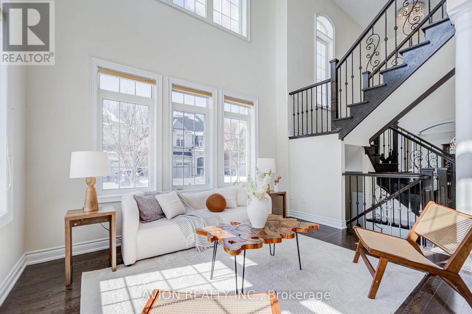 30 Ferrazzano Lane, Vaughan, Ontario  L4H 0X2 - Photo 4 - N12893968