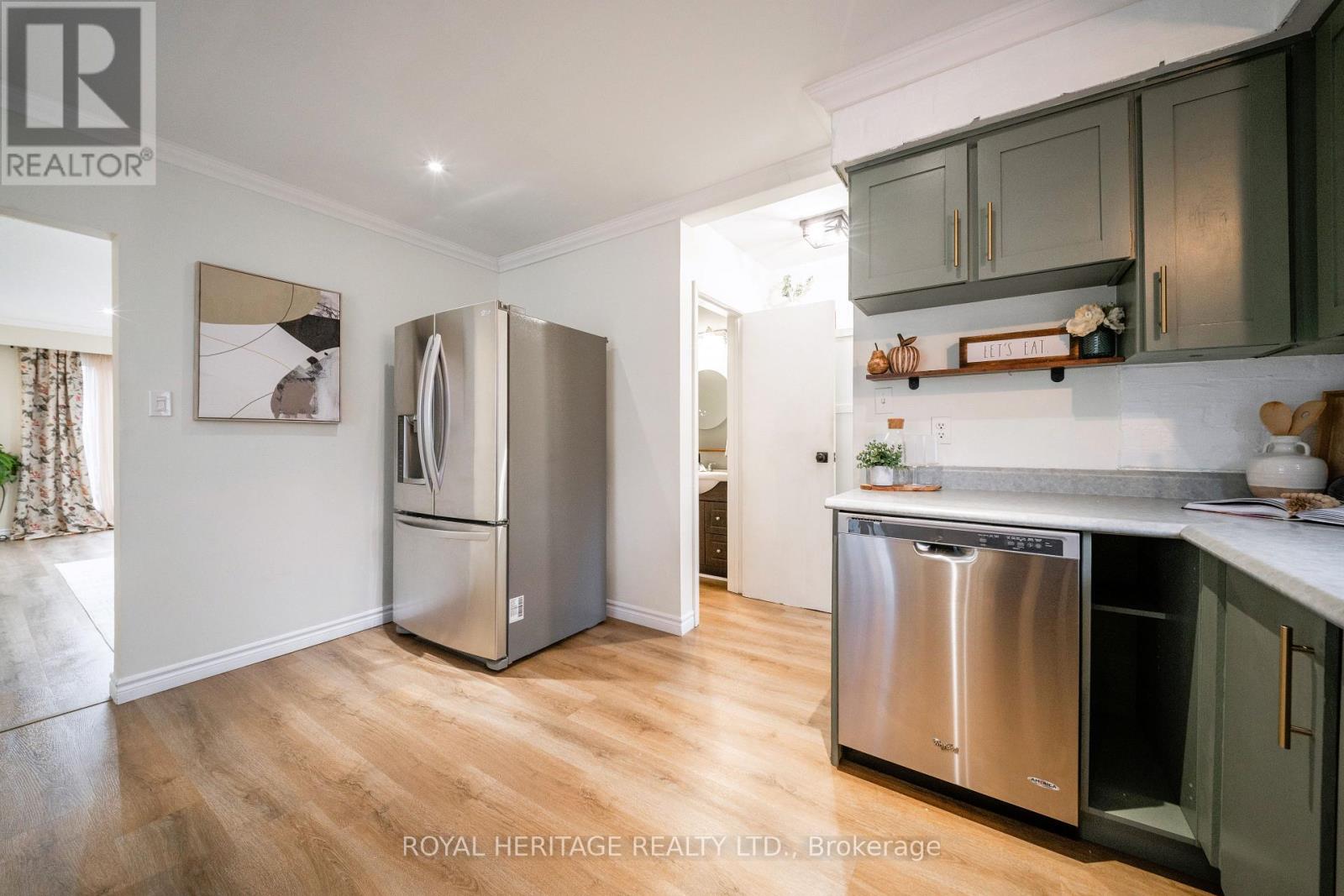 198 Barkley Crescent, Oshawa, Ontario  L1J 2E6 - Photo 10 - E12894100