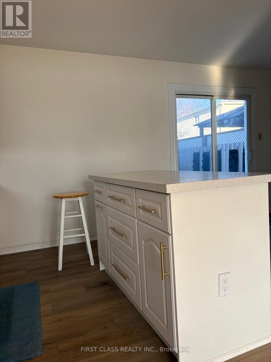 701 Leeder Court, Newmarket, Ontario  L3Y 5A8 - Photo 17 - N12894104