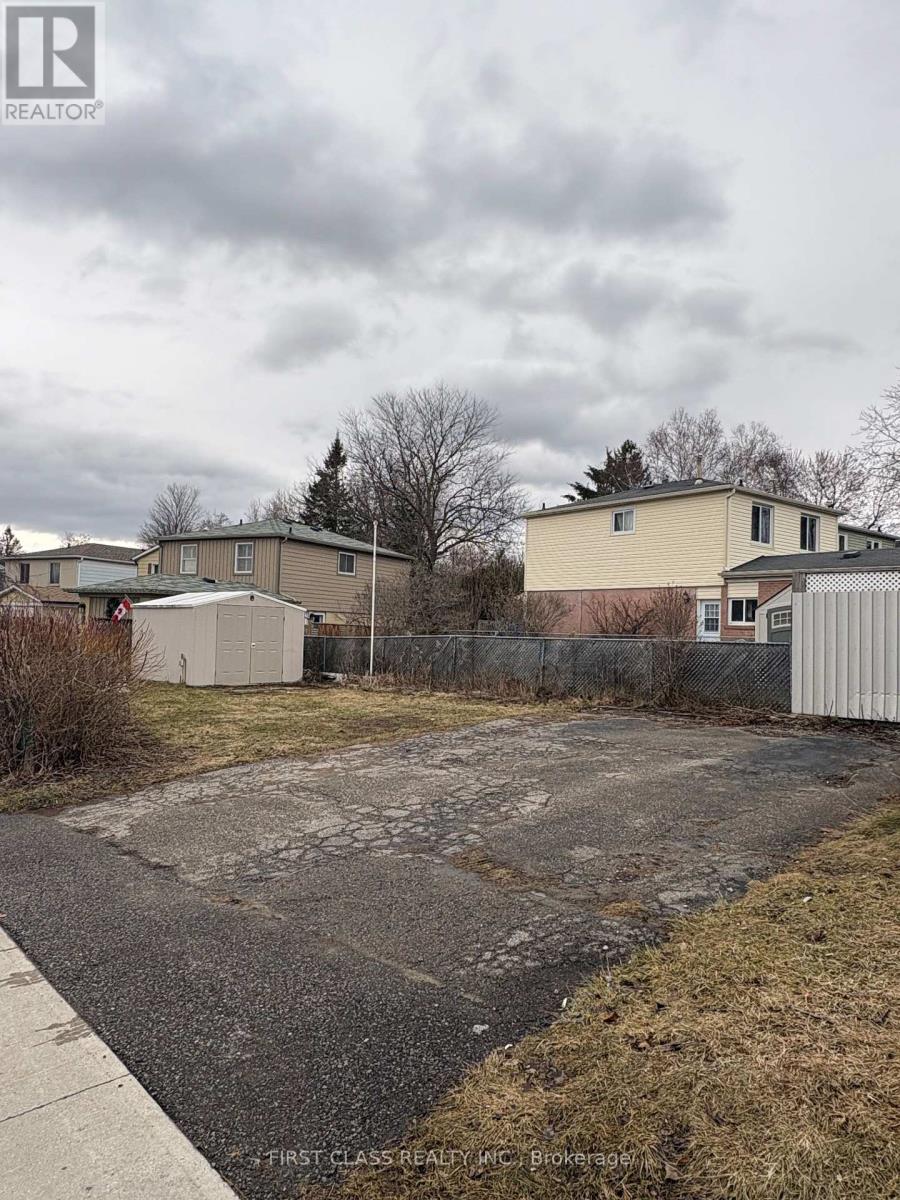 701 Leeder Court, Newmarket, Ontario  L3Y 5A8 - Photo 5 - N12894104