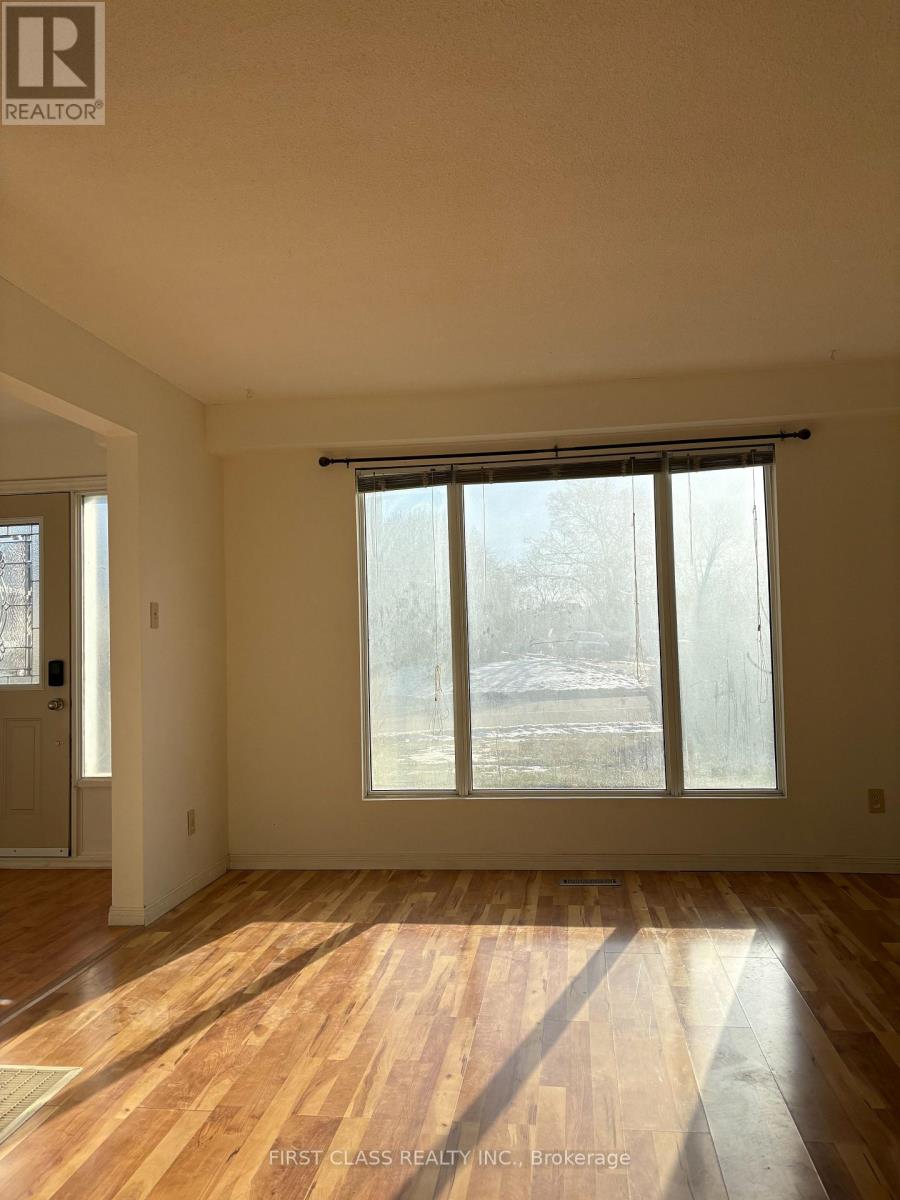 701 Leeder Court, Newmarket, Ontario  L3Y 5A8 - Photo 6 - N12894104