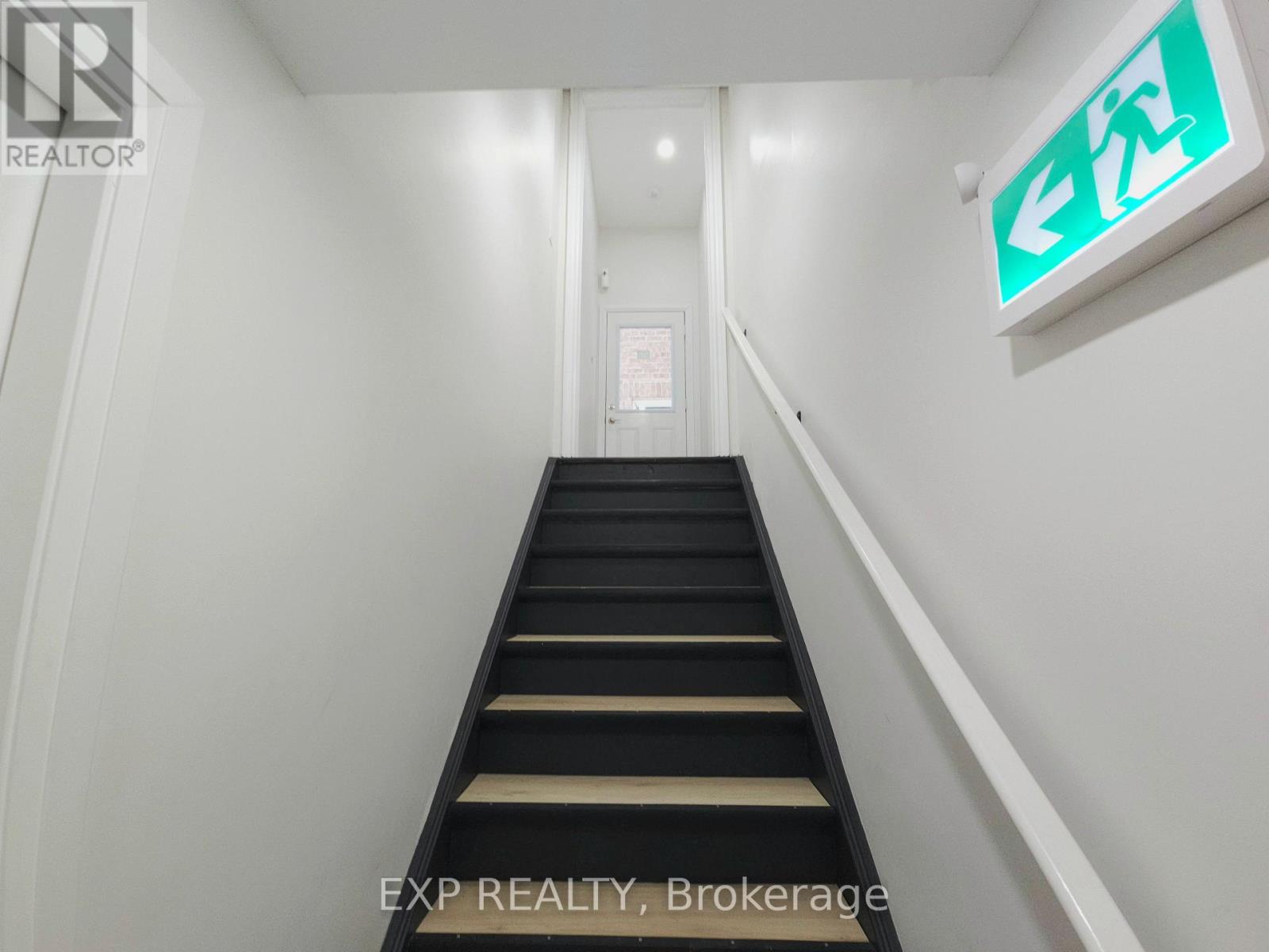 448 Dougall Avenue, Caledon, Ontario  L7C 4A6 - Photo 12 - W12894116