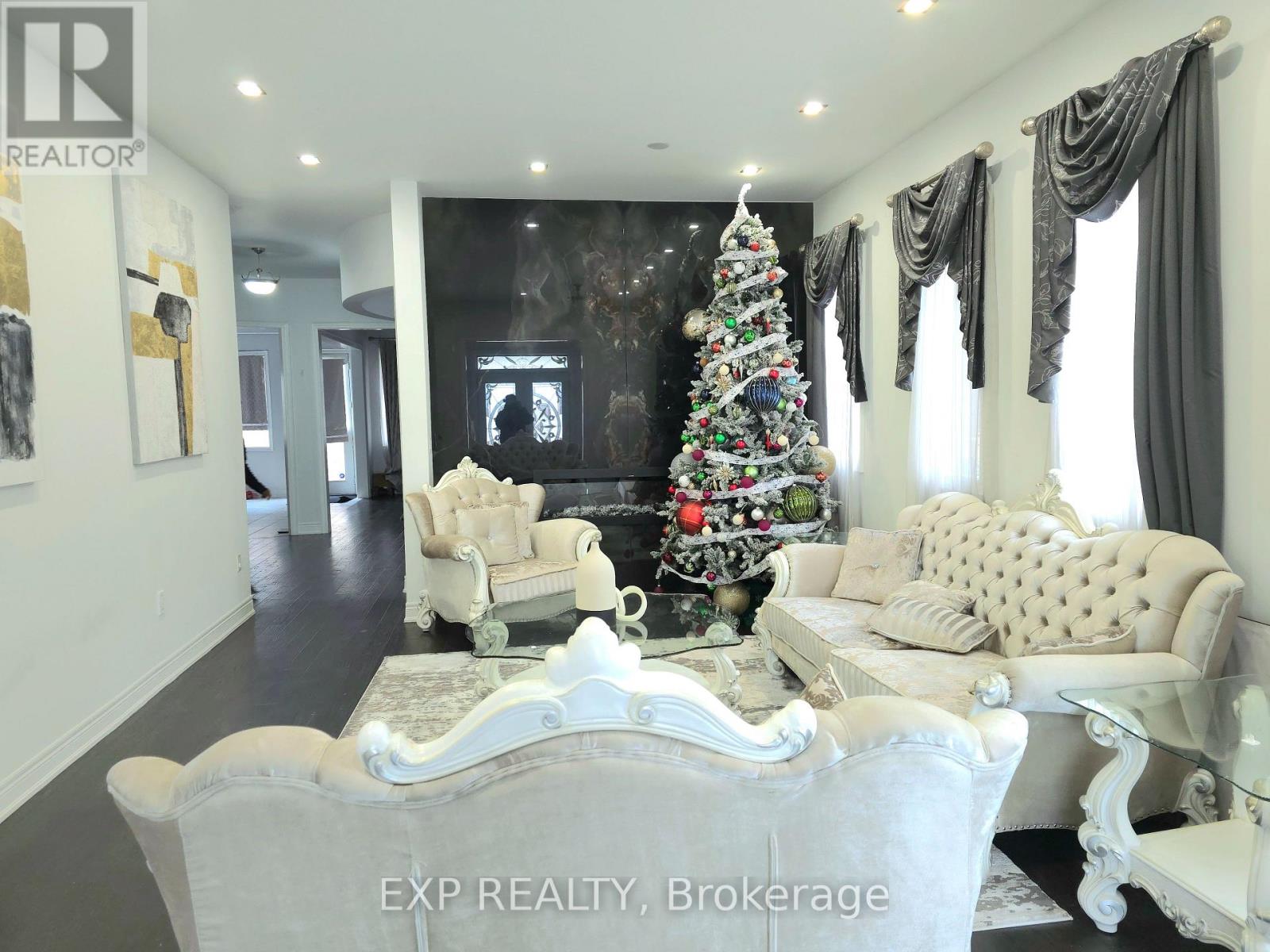 448 Dougall Avenue, Caledon, Ontario  L7C 4A6 - Photo 4 - W12894116