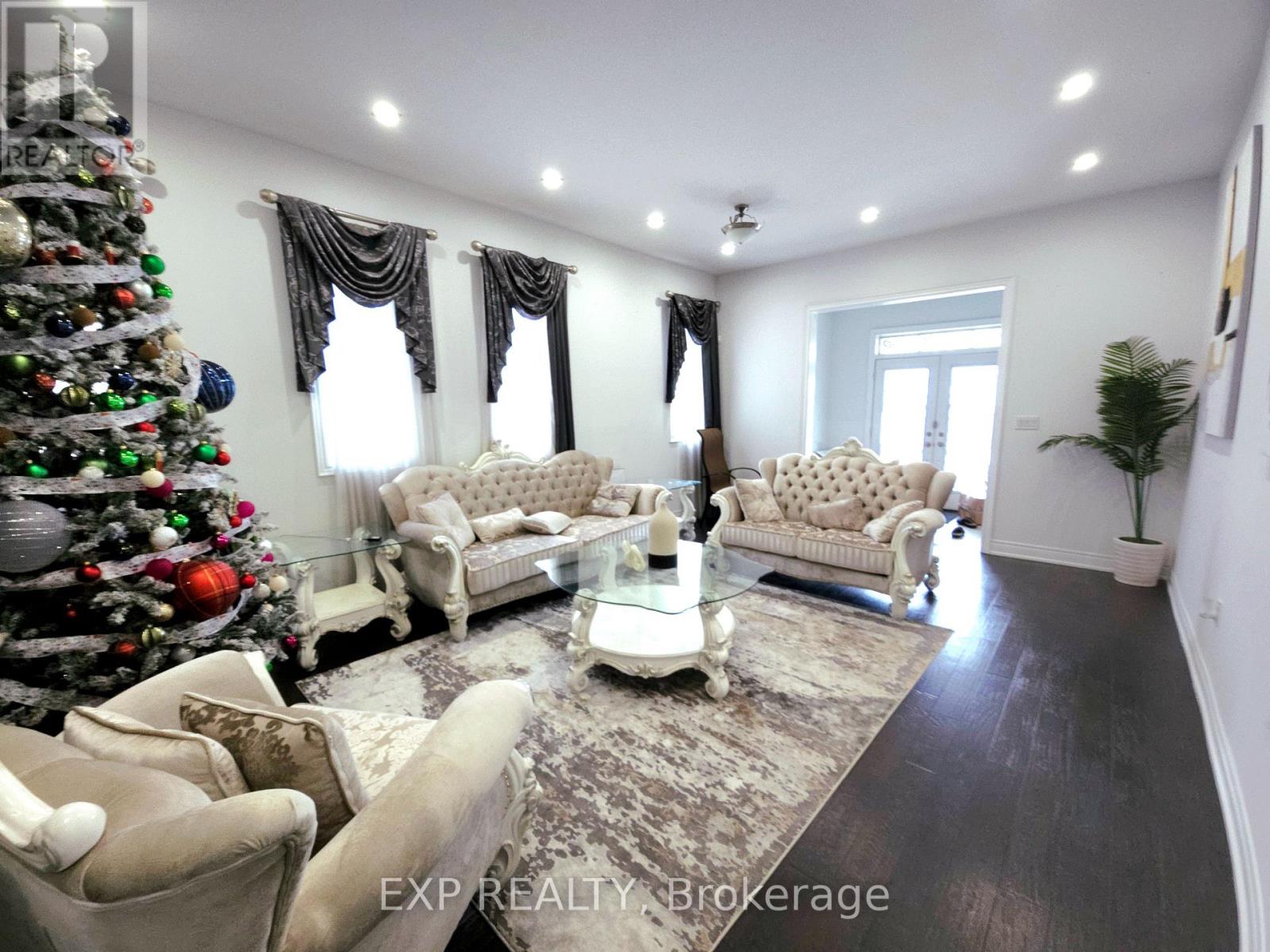 448 Dougall Avenue, Caledon, Ontario  L7C 4A6 - Photo 6 - W12894116