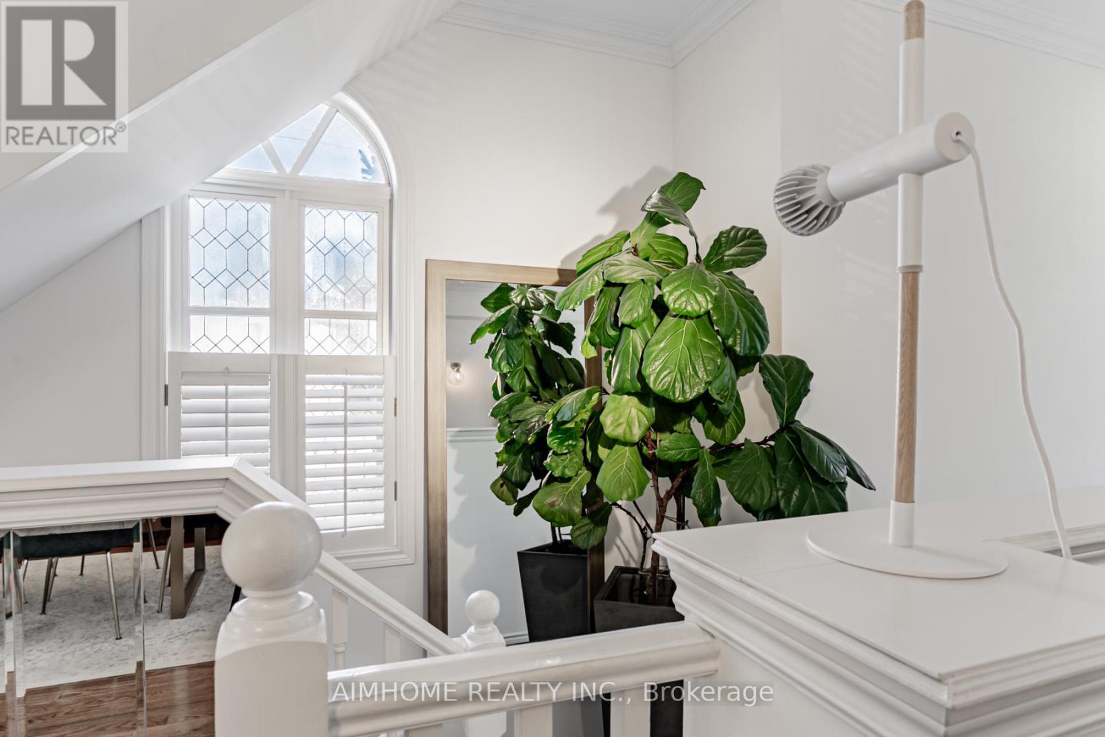 2 Brownstone Lane, Toronto, Ontario  M8X 2Z6 - Photo 15 - W12894142