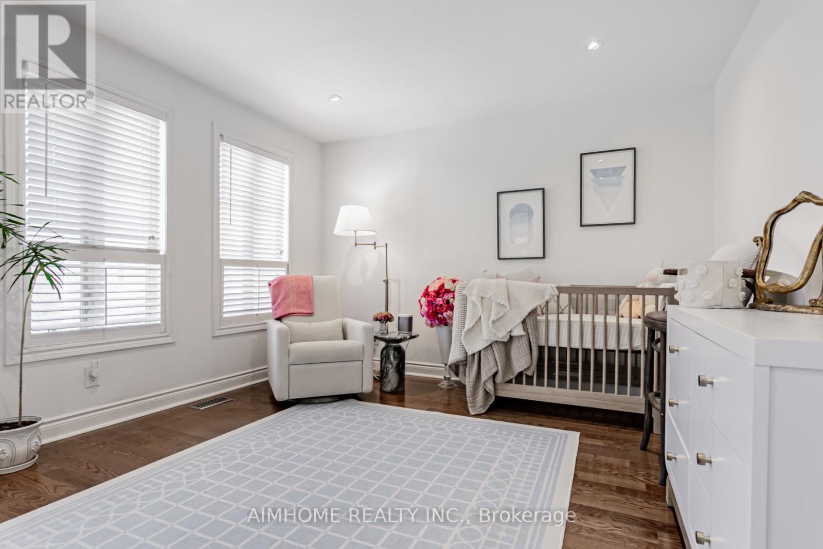 2 Brownstone Lane, Toronto, Ontario  M8X 2Z6 - Photo 21 - W12894142