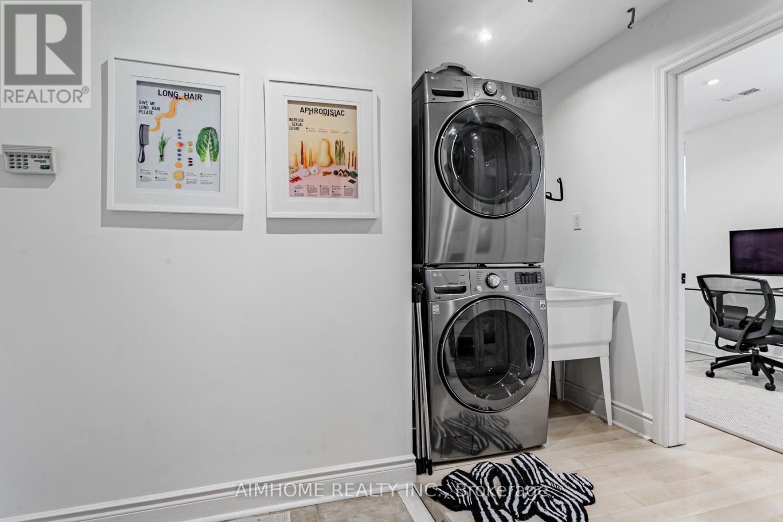 2 Brownstone Lane, Toronto, Ontario  M8X 2Z6 - Photo 27 - W12894142