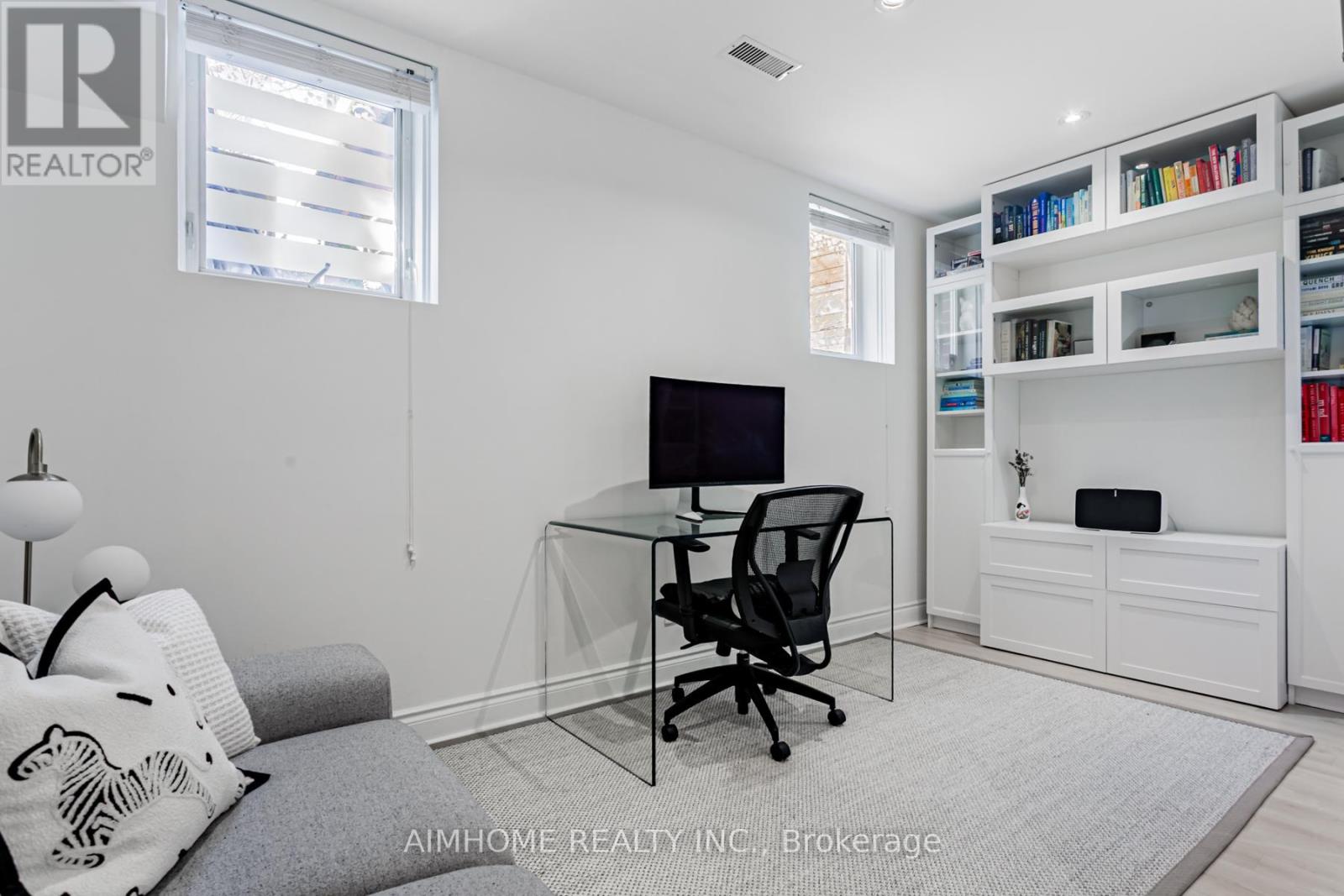 2 Brownstone Lane, Toronto, Ontario  M8X 2Z6 - Photo 31 - W12894142