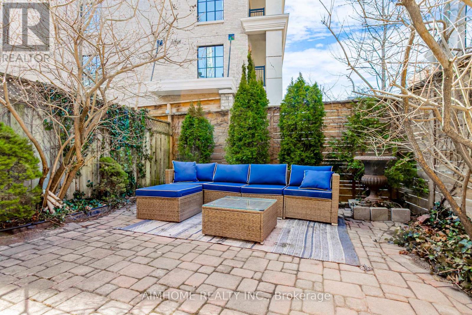 2 Brownstone Lane, Toronto, Ontario  M8X 2Z6 - Photo 34 - W12894142