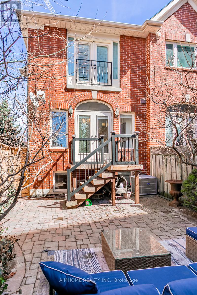 2 Brownstone Lane, Toronto, Ontario  M8X 2Z6 - Photo 35 - W12894142