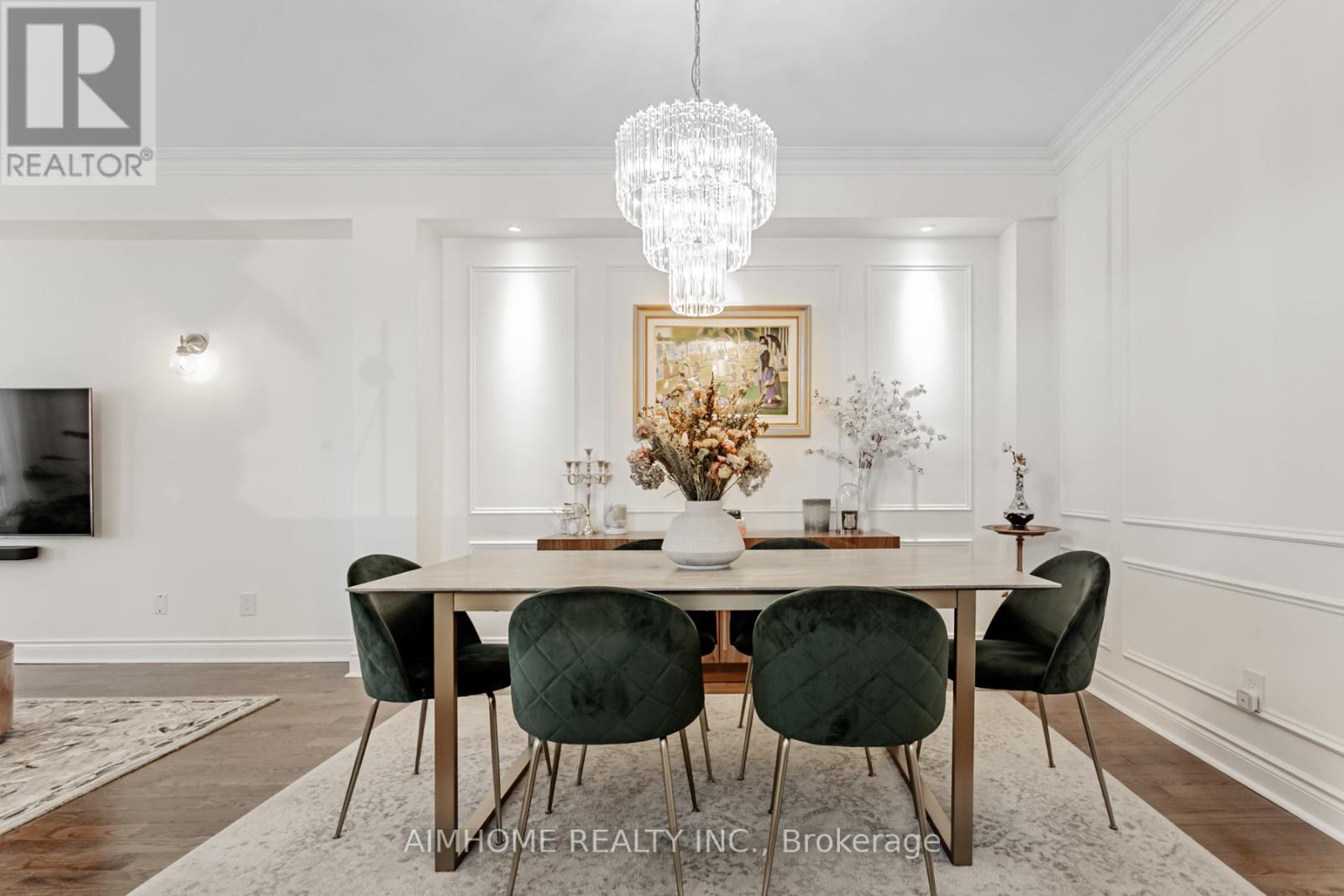 2 Brownstone Lane, Toronto, Ontario  M8X 2Z6 - Photo 8 - W12894142